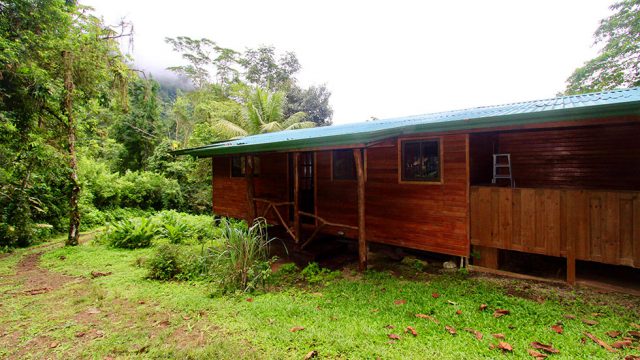 Деревянный домик на экологически чистой ферме недалеко от Тинамастеса